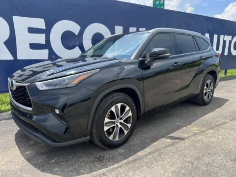 Another view of 2022 Toyota Highlander XLE for sale in Grayson, KY at Pure Country Automotive