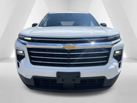 Photos of 2025 Chevrolet Traverse LT for sale in Grayson, KY at Pure Country Automotive