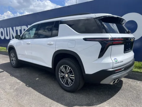 More photos of 2025 Chevrolet Traverse LT at Pure Country Automotive, KY
