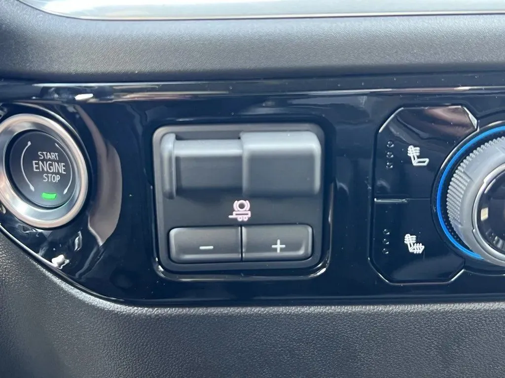 2025 Chevrolet Silverado 1500 LT - Photo 22