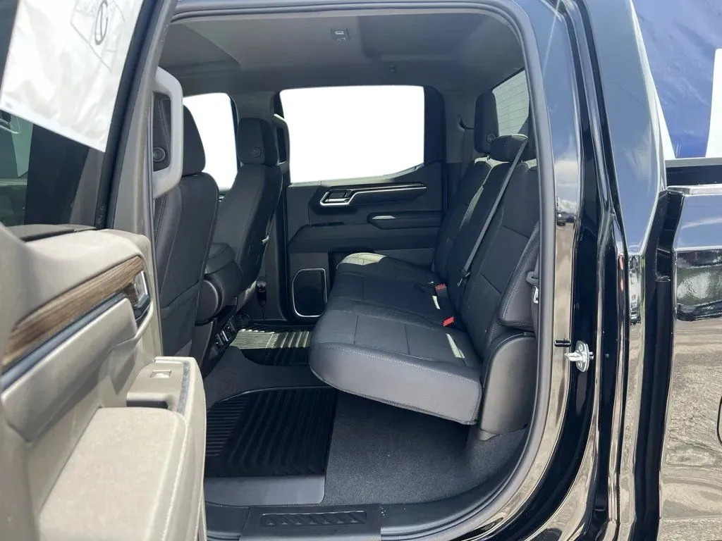 2025 Chevrolet Silverado 1500 LT - Photo 27