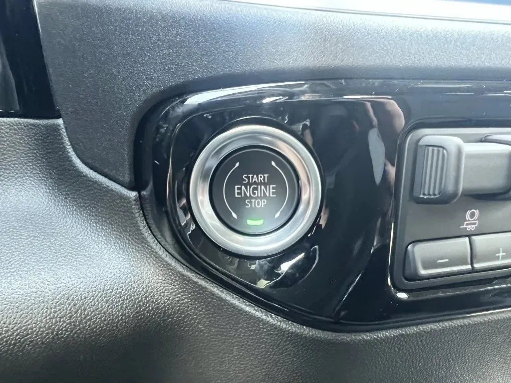 2025 Chevrolet Silverado 1500 LT - Photo 18