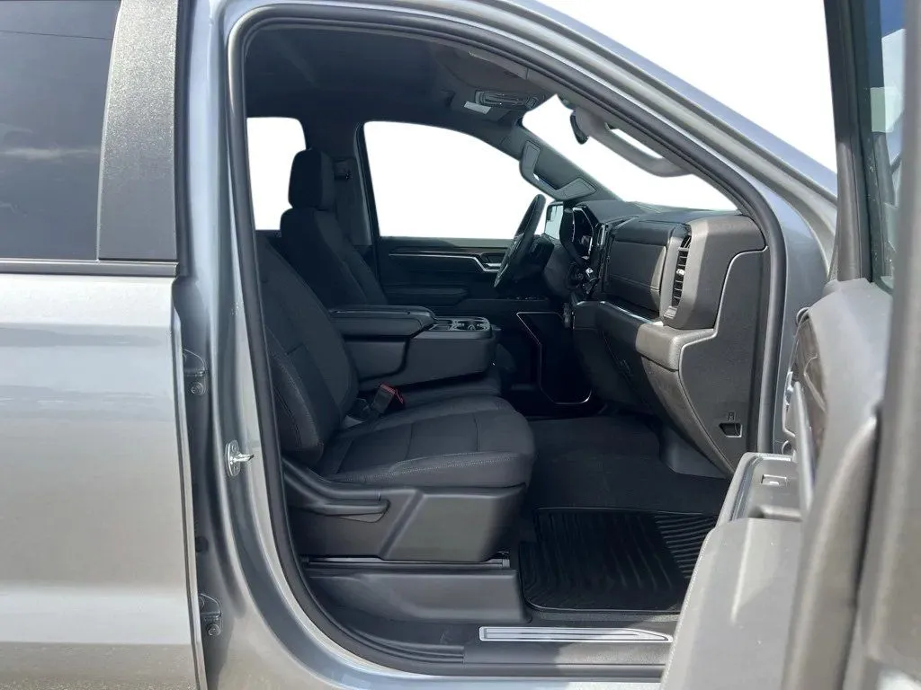 2025 Chevrolet Silverado 1500 LT - Photo 24