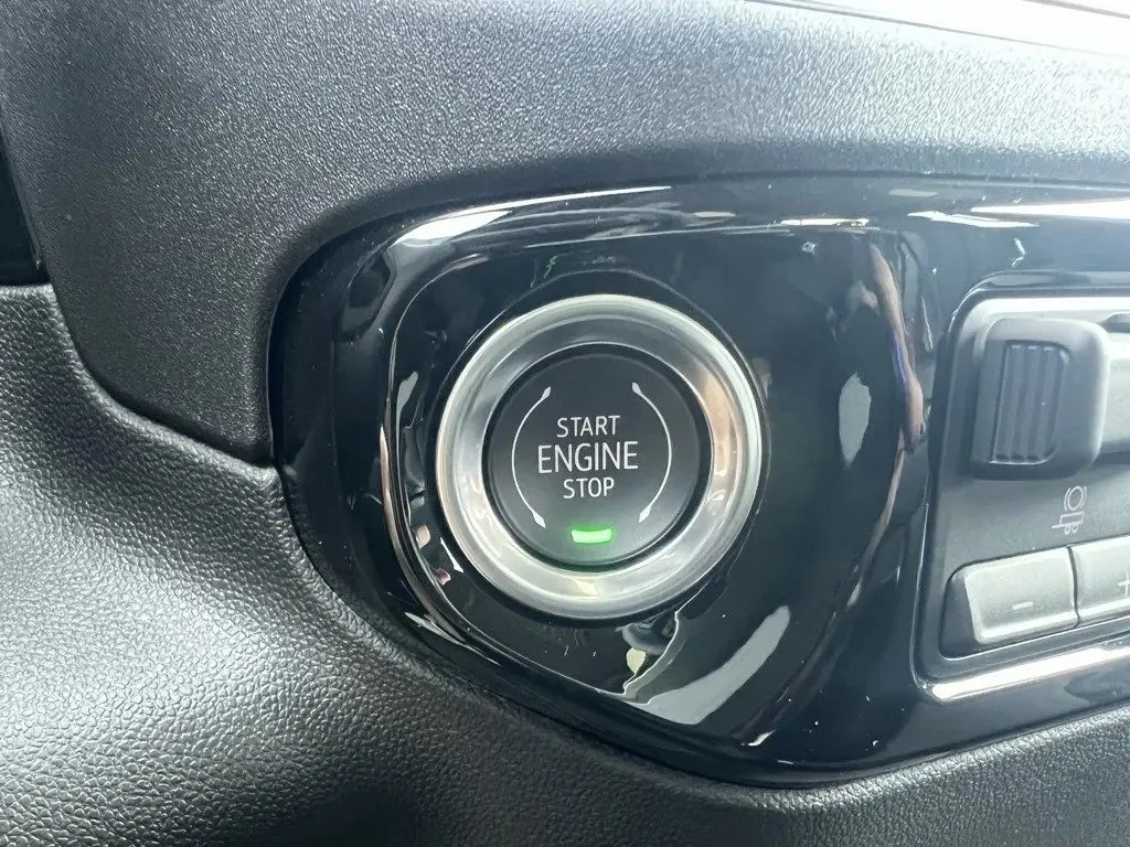 2025 Chevrolet Silverado 1500 LT - Photo 18