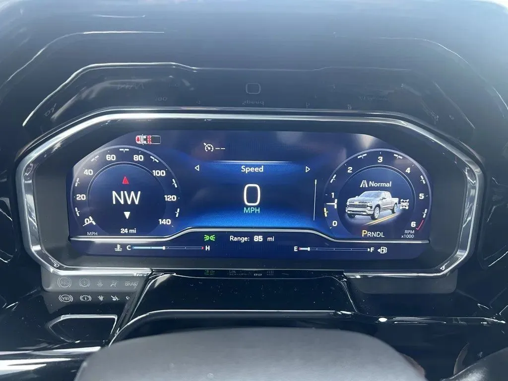 2025 Chevrolet Silverado 1500 LT - Photo 17