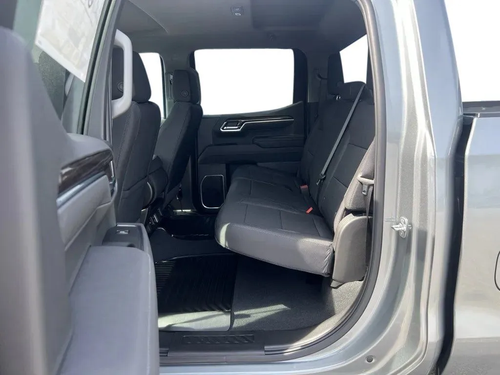 2025 Chevrolet Silverado 1500 LT - Photo 27