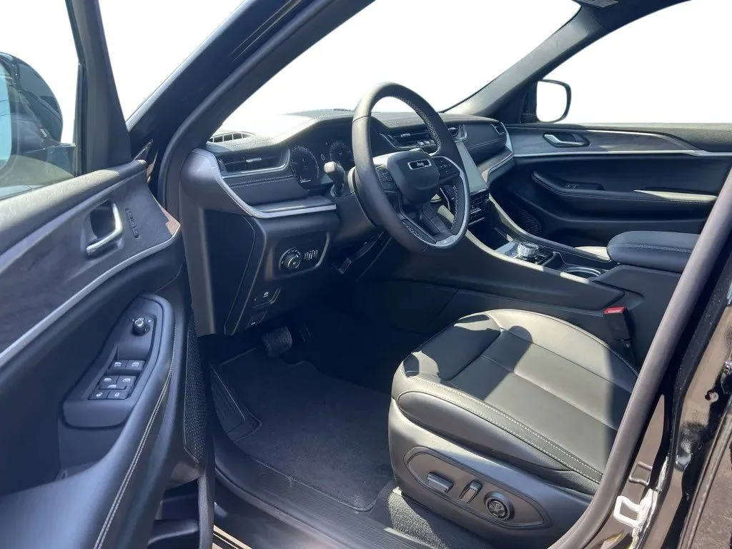 2025 Jeep Grand Cherokee Limited - Photo 11
