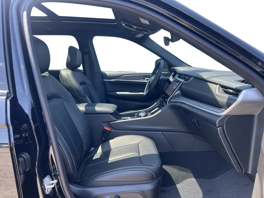 2025 Jeep Grand Cherokee Limited - Photo 25