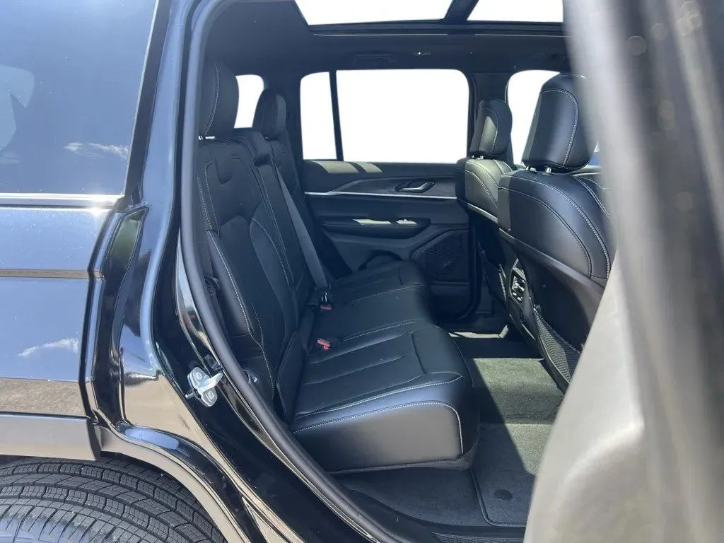 2025 Jeep Grand Cherokee Limited - Photo 30