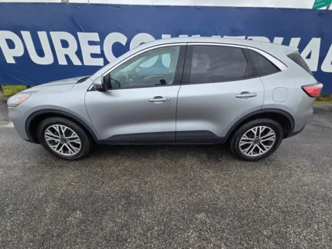 More photos of 2022 Ford Escape SEL at Pure Country Automotive, KY