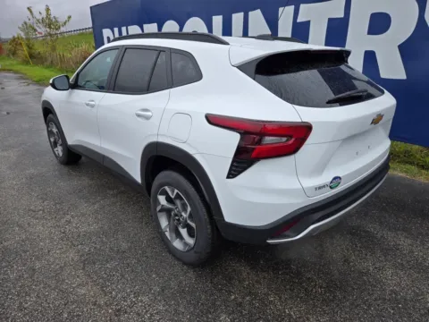 More photos of 2025 Chevrolet Trax LT at Pure Country Automotive, KY