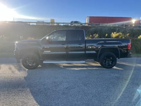 More photos of 2018 GMC Sierra 1500 SLE at Pure Country Automotive, KY