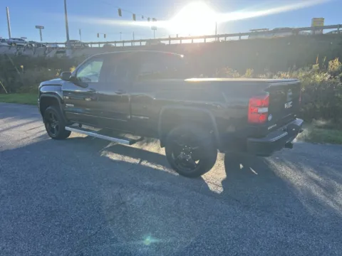 More photos of 2018 GMC Sierra 1500 SLE at Pure Country Automotive, KY