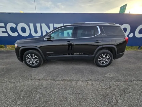 More photos of 2022 GMC Acadia SLT at Pure Country Automotive, KY
