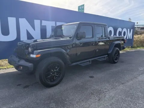 Another view of 2022 Jeep Gladiator Altitude for sale in Grayson, KY at Pure Country Automotive