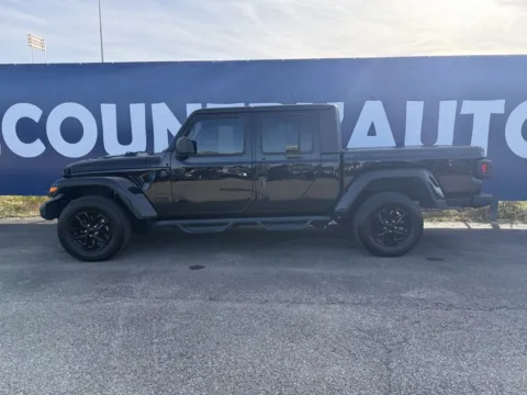 More photos of 2022 Jeep Gladiator Altitude at Pure Country Automotive, KY