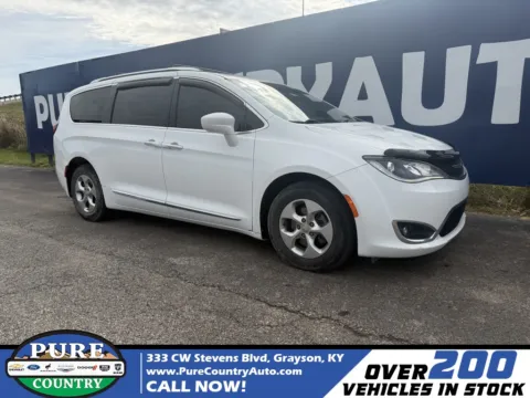 White 2017 Chrysler Pacifica Touring L Plus for sale in Grayson, KY