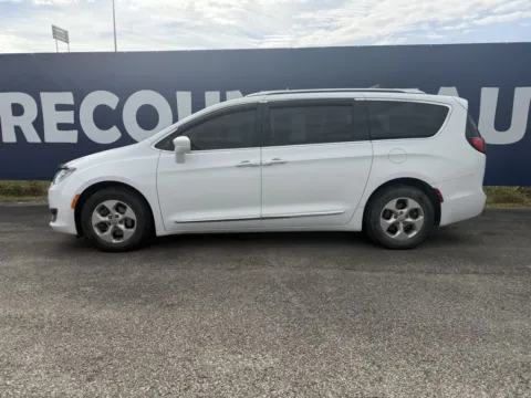 More photos of 2017 Chrysler Pacifica Touring L Plus at Pure Country Automotive, KY