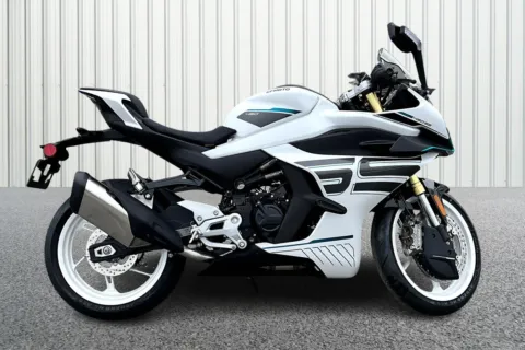 Photos of 2026 CFMOTO 450SS CF400-12US 450 for sale in Winchester, VA at Valley Cycle Center