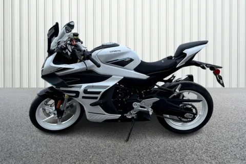 Another view of 2026 CFMOTO 450SS CF400-12US 450 for sale in Winchester, VA at Valley Cycle Center