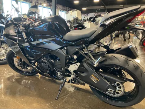 More photos of 2026 Kawasaki Ninja ZX-6R ABS at Valley Cycle Center, VA