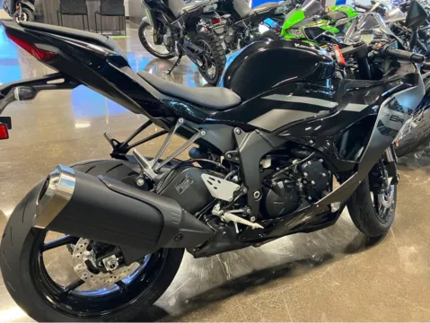 Photos of 2026 Kawasaki Ninja ZX-6R ABS for sale in Winchester, VA at Valley Cycle Center