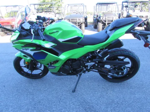 More photos of 2026 Kawasaki Ninja 500 SE ABS at Valley Cycle Center, VA