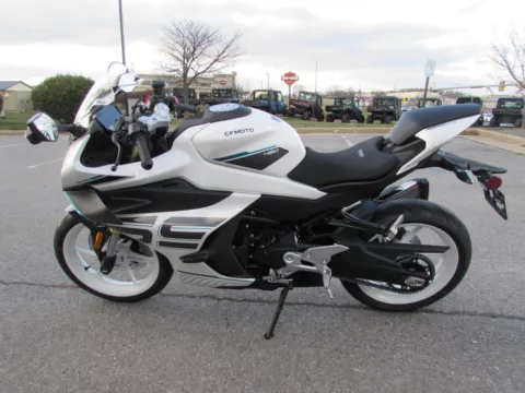 More photos of 2026 CFMOTO 450SS CF400-12US 450 at Valley Cycle Center, VA