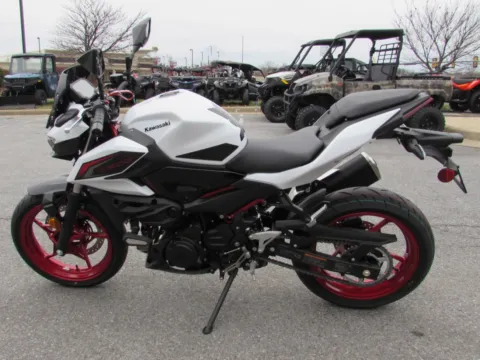 More photos of 2026 Kawasaki Z500 SE ABS at Valley Cycle Center, VA