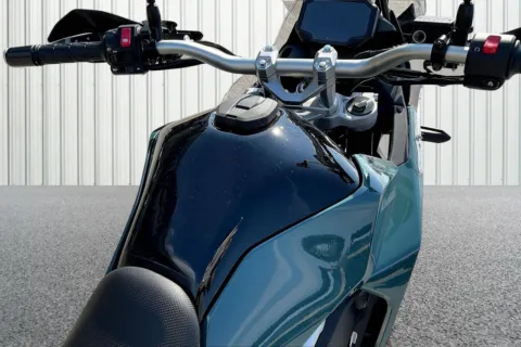 More photos of 2026 Kawasaki KLE 500 ABS SE at Valley Cycle Center, VA