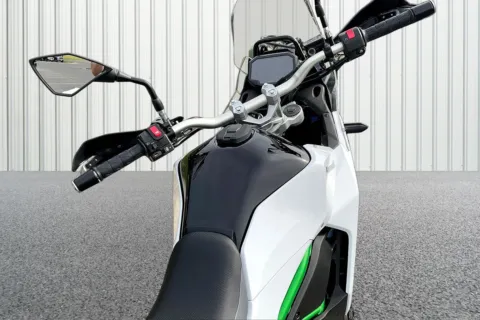 More photos of 2026 Kawasaki KLE 500 ABS SE at Valley Cycle Center, VA