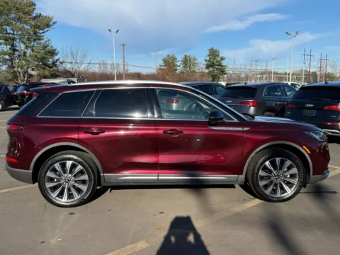 Photos of 2021 Lincoln Corsair Reserve Sport Utility 4D for sale in Manchester, CT at Drivemax