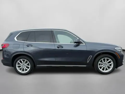 Another view of 2020 BMW X5 xDrive40i Sport Utility 4D for sale in Manchester, CT at Drivemax