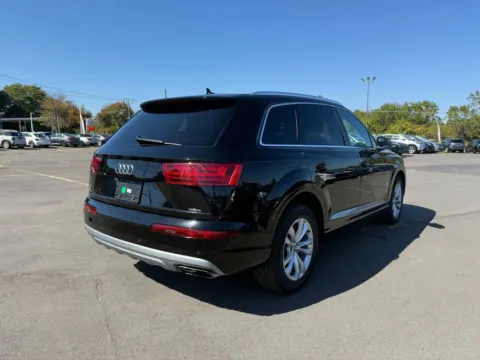 More photos of 2017 Audi Q7 2.0T Premium Sport Utility 4D at Drivemax, CT