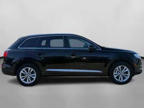 Another view of 2017 Audi Q7 2.0T Premium Sport Utility 4D for sale in Manchester, CT at Drivemax