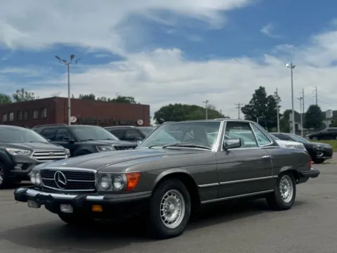 More photos of 1980 Mercedes-Benz SL Class 450SL Roadster at Drivemax, CT