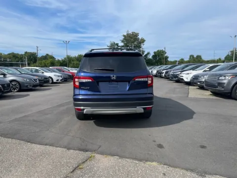 More photos of 2022 Honda Pilot Elite Sport Utility 4D at Drivemax, CT