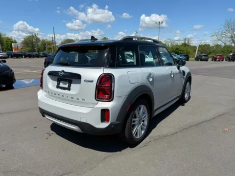 More photos of 2022 MINI Countryman Cooper ALL4 Hatchback 4D at Drivemax, CT