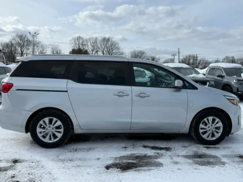 More photos of 2018 Kia Sedona LX Minivan 4D at Drivemax, CT