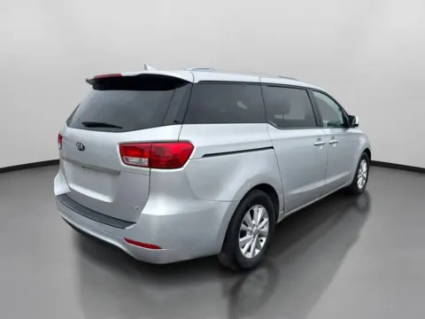 More photos of 2018 Kia Sedona LX Minivan 4D at Drivemax, CT
