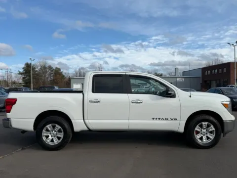 More photos of 2018 Nissan Titan Crew Cab SV Pickup 4D 5 1/2 ft at Drivemax, CT