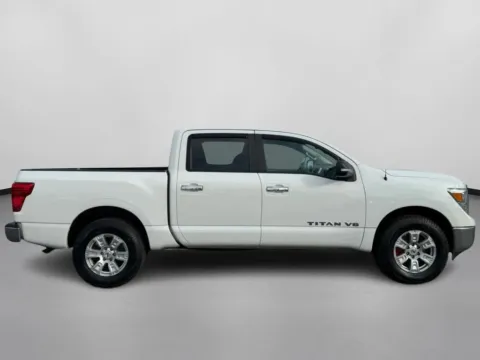 More photos of 2018 Nissan Titan Crew Cab SV Pickup 4D 5 1/2 ft at Drivemax, CT