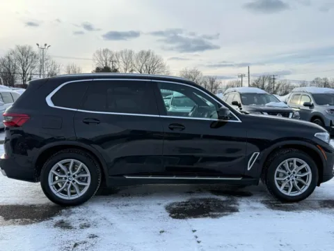 More photos of 2022 BMW X5 xDrive40i Sport Utility 4D at Drivemax, CT