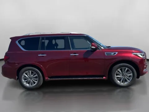 More photos of 2021 INFINITI QX80 LUXE Sport Utility 4D at Drivemax, CT