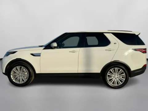 More photos of 2018 Land Rover Discovery HSE Luxury Sport Utility 4D at Drivemax, CT