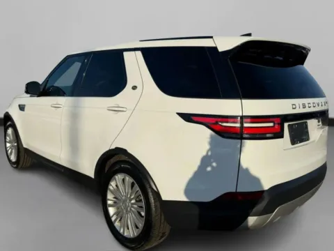 Another view of 2018 Land Rover Discovery HSE Luxury Sport Utility 4D for sale in Manchester, CT at Drivemax