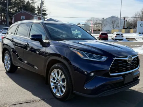 Another view of 2020 Toyota Highlander Limited Sport Utility 4D for sale in Manchester, CT at Drivemax