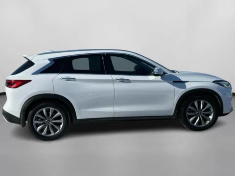 More photos of 2019 INFINITI QX50 Luxe Sport Utility 4D at Drivemax, CT