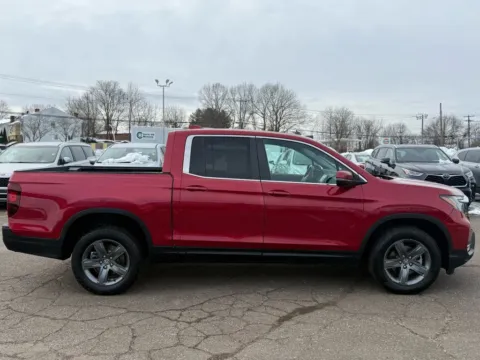 More photos of 2023 Honda Ridgeline RTL Pickup 4D 5 ft at Drivemax, CT