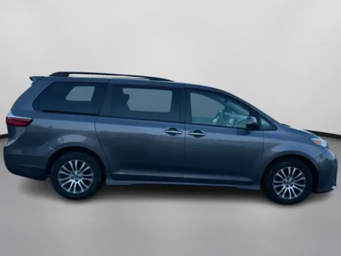 More photos of 2019 Toyota Sienna Limited Premium Minivan 4D at Drivemax, CT